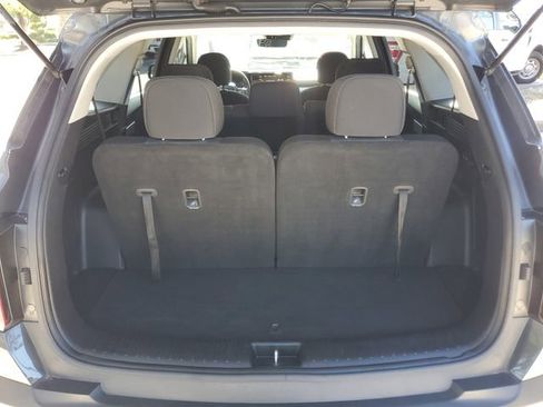 Used 2023 Kia Sorento LX image 8