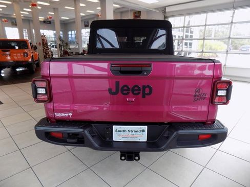 Certified 2024 Jeep Gladiator Sport image 6