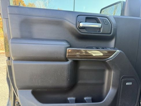 Used 2021 Chevrolet Silverado 1500 LT Trail Boss image 11