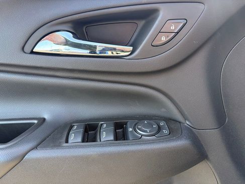 Used 2023 Chevrolet Equinox LT AWD/4WD image 6