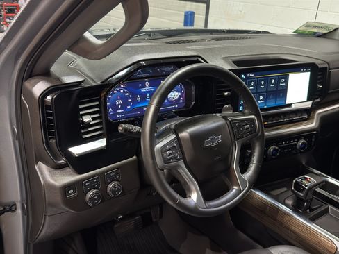 Used 2025 Chevrolet Silverado 1500 RST w/ Convenience Package II AWD/4WD image 15