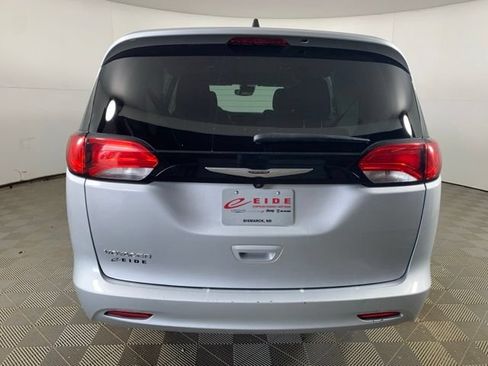Used 2023 Chrysler Voyager LX FWD image 15