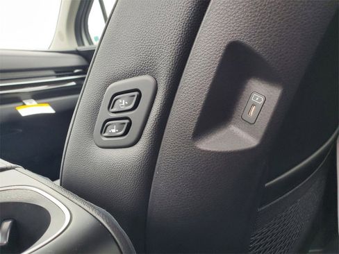 New 2025 Kia Carnival SX Prestige image 32