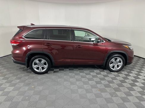 Used 2017 Toyota Highlander Limited image 5