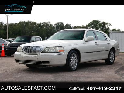 Used 2006 Lincoln Town Car Signature