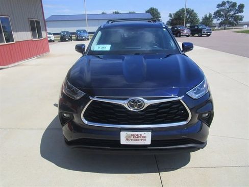 Used 2020 Toyota Highlander Limited image 5