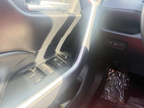 Certified 2021 Toyota RAV4 XLE w/ Carpet Mat Package (TMS) FWD image 23