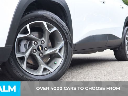 Used 2024 Chevrolet Trax LT FWD image 3