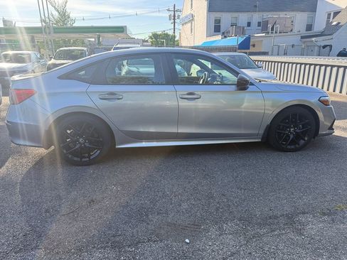 Used 2023 Honda Civic Sport image 8