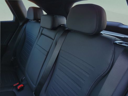 Certified 2026 Mercedes-Benz GLC 300 image 8