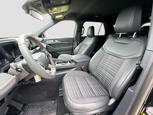 New 2026 Ford Explorer ST-Line w/ ST-Line Street Pack RWD image 15