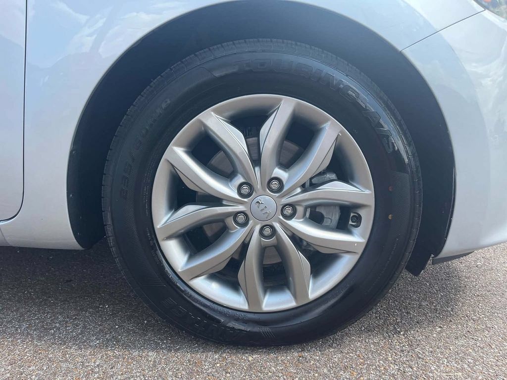 Used 2019 Kia Sedona EX w/ Paint Protection Package FWD image 6