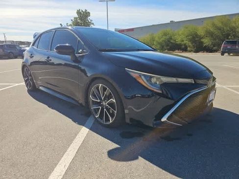 Used 2019 Toyota Corolla XSE image 3