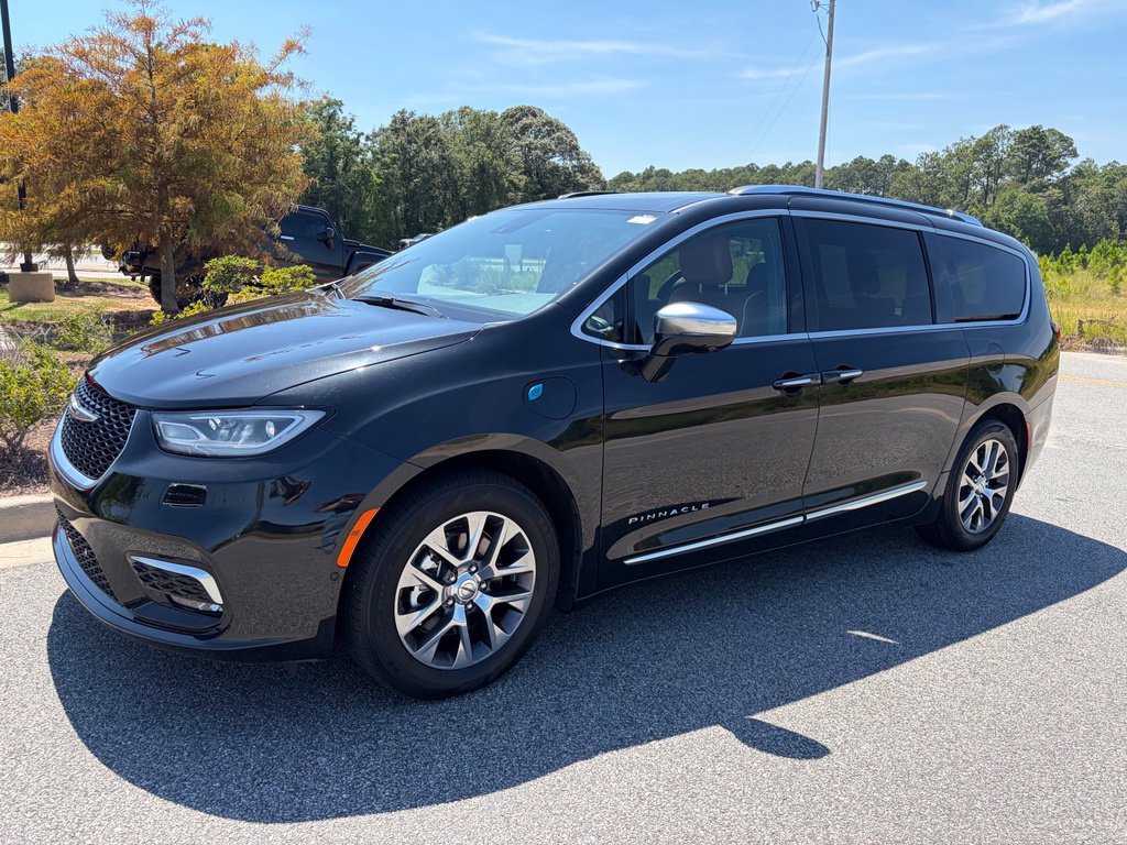 Used 2024 Chrysler Pacifica Pinnacle FWD image 60