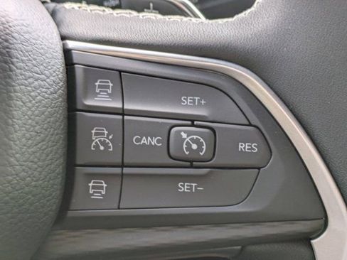 New 2025 Jeep Grand Cherokee L Laredo image 23