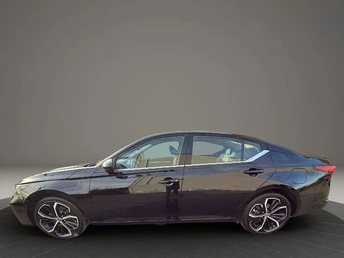 Used 2025 Nissan Altima 2.5 SR image 8