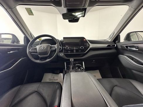 Used 2023 Toyota Highlander Platinum image 20