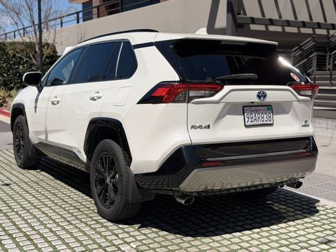 Used 2022 Toyota RAV4 SE w/ SE Grade Weather Package image 7