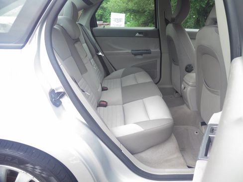 Used 2005 Volvo S40 2.4i FWD image 9