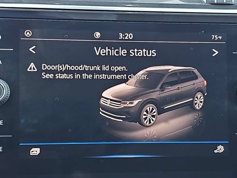 Used 2022 Volkswagen Tiguan SE FWD image 28