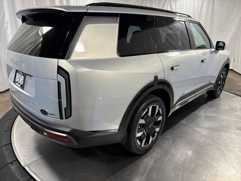 New 2027 Kia Telluride S image 4