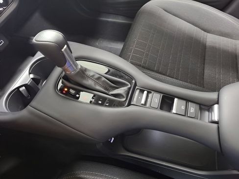 Used 2025 Honda HR-V LX image 29