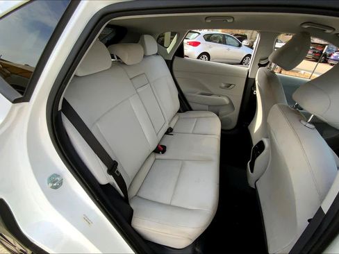 Used 2025 Hyundai Kona SEL image 19