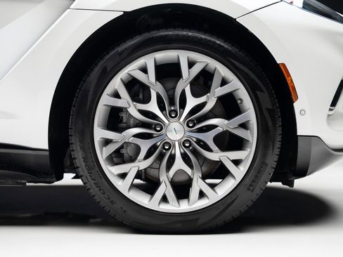 Used 2021 Aston Martin DBX AWD/4WD image 38