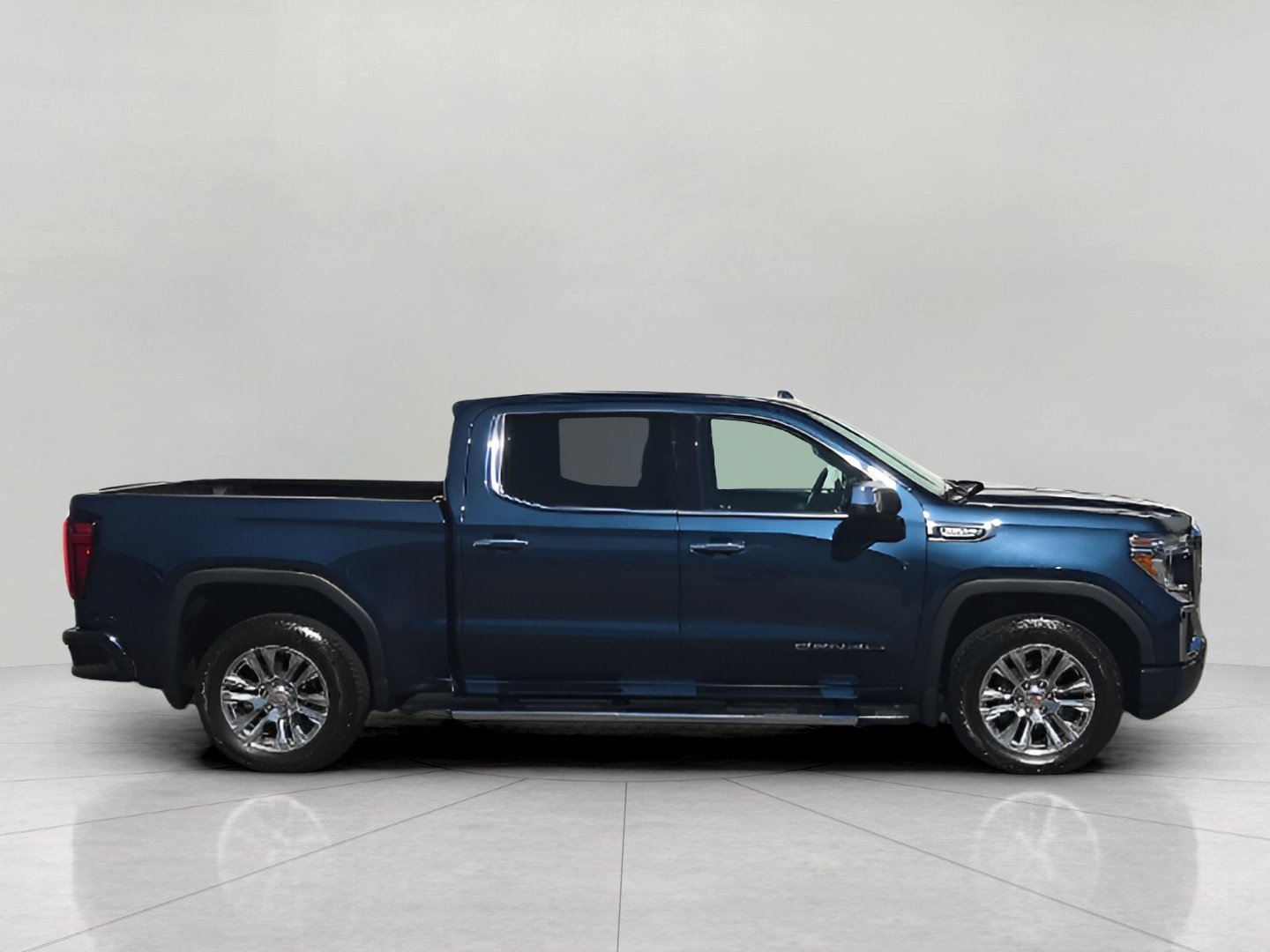 Certified 2021 GMC Sierra 1500 Denali w/ Technology Package AWD/4WD image 4