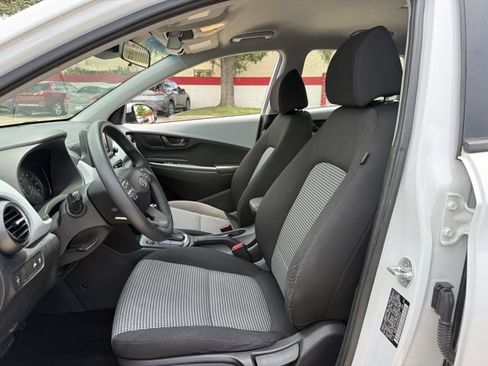 Used 2019 Hyundai Kona SE FWD image 23