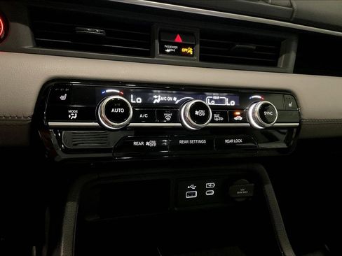 Used 2025 Honda Pilot EX-L image 15