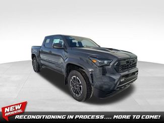 Used 2025 Toyota Tacoma TRD Sport video 1