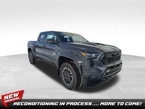 Used 2025 Toyota Tacoma TRD Sport image 1