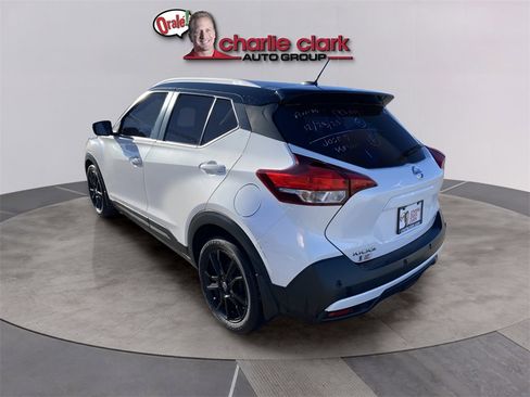 Used 2020 Nissan Kicks SR image 4