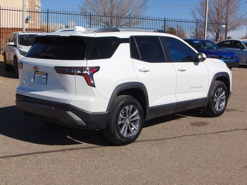 Used 2025 Chevrolet Equinox LT w/ Convenience Package II image 4