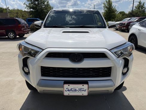 Used 2019 Toyota 4Runner TRD Off-Road Premium AWD/4WD image 2