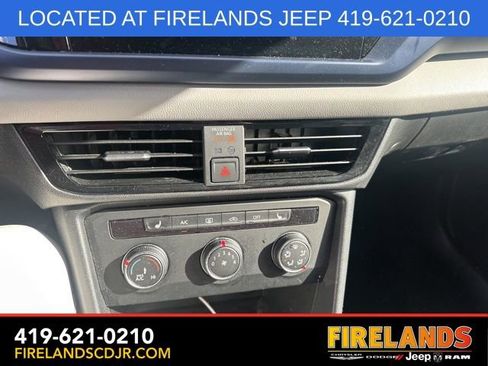 Used 2022 Volkswagen Taos SE image 17