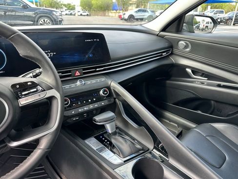 Used 2024 Hyundai Elantra Limited image 14