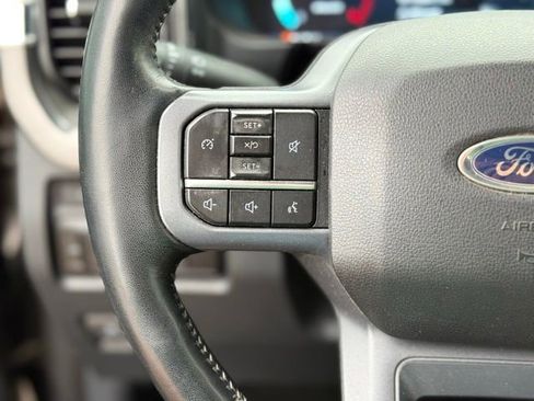 Used 2023 Ford F250 Lariat w/ Sport Appearance Package AWD/4WD image 32