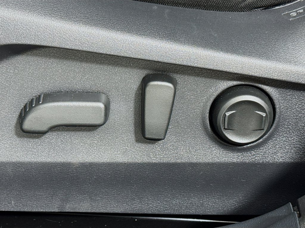 Used 2023 Subaru Outback Premium AWD/4WD image 19