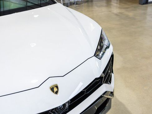 Used 2021 Lamborghini Urus AWD/4WD image 10