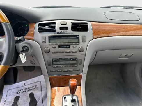 Used 2005 Lexus ES 330 w/ Preferred Accessory Pkg FWD image 18