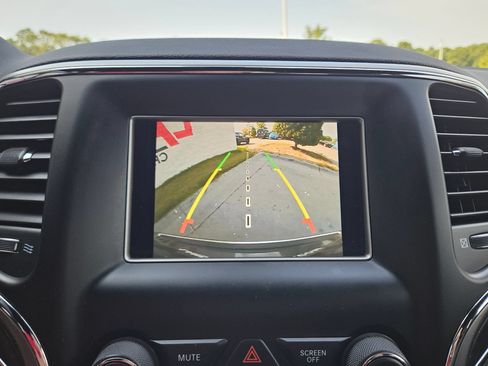 Used 2018 Jeep Grand Cherokee Limited AWD/4WD image 32