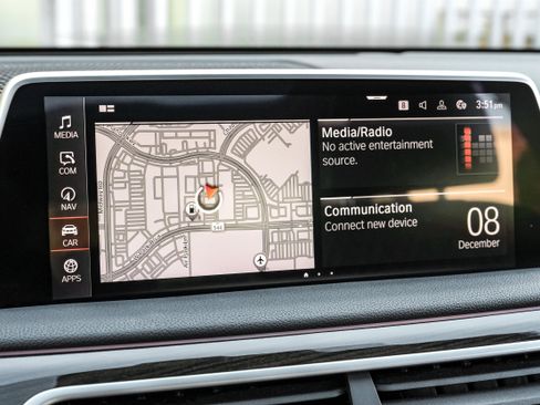 Used 2021 BMW 750i xDrive image 34