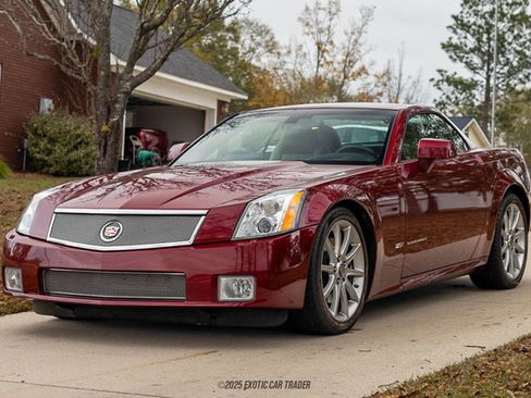 Used 2007 Cadillac XLR V image 22