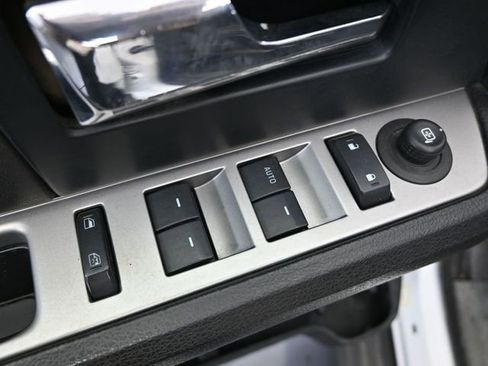 Used 2015 Ford Expedition XL image 18