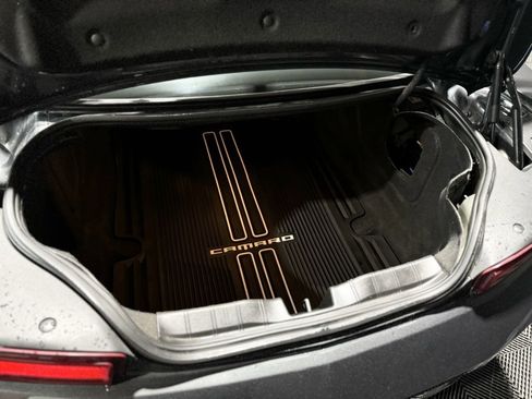 Used 2017 Chevrolet Camaro SS image 10