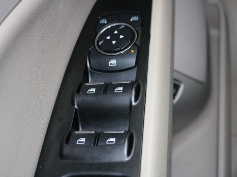 Used 2019 Ford Fusion SEL FWD image 19