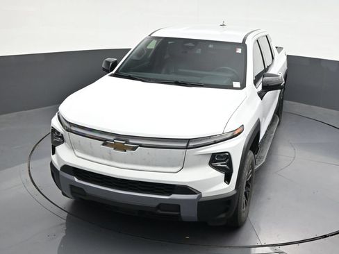 Used 2025 Chevrolet Silverado EV LT AWD/4WD image 23