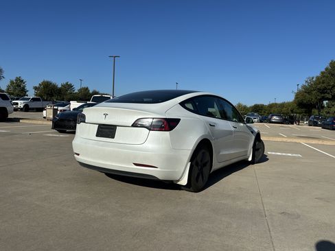 Used 2023 Tesla Model 3 Standard Range RWD image 2